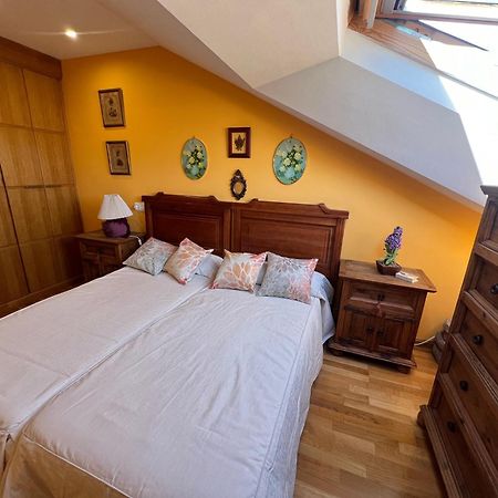 Atractivo Atico 2 Habitaciones Villaviciosa  Bagian luar foto