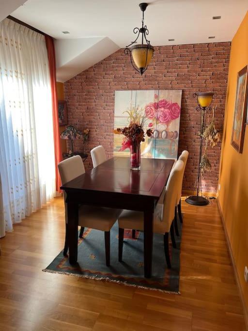 Atractivo Atico 2 Habitaciones Villaviciosa  Bagian luar foto